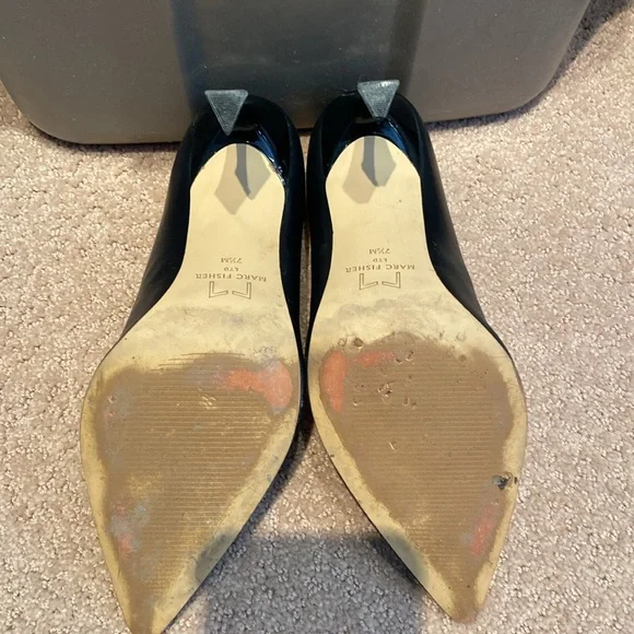 Heels - Picture 3 of 3